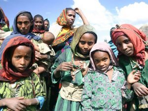 Niños en el Trekking Simien Mountains