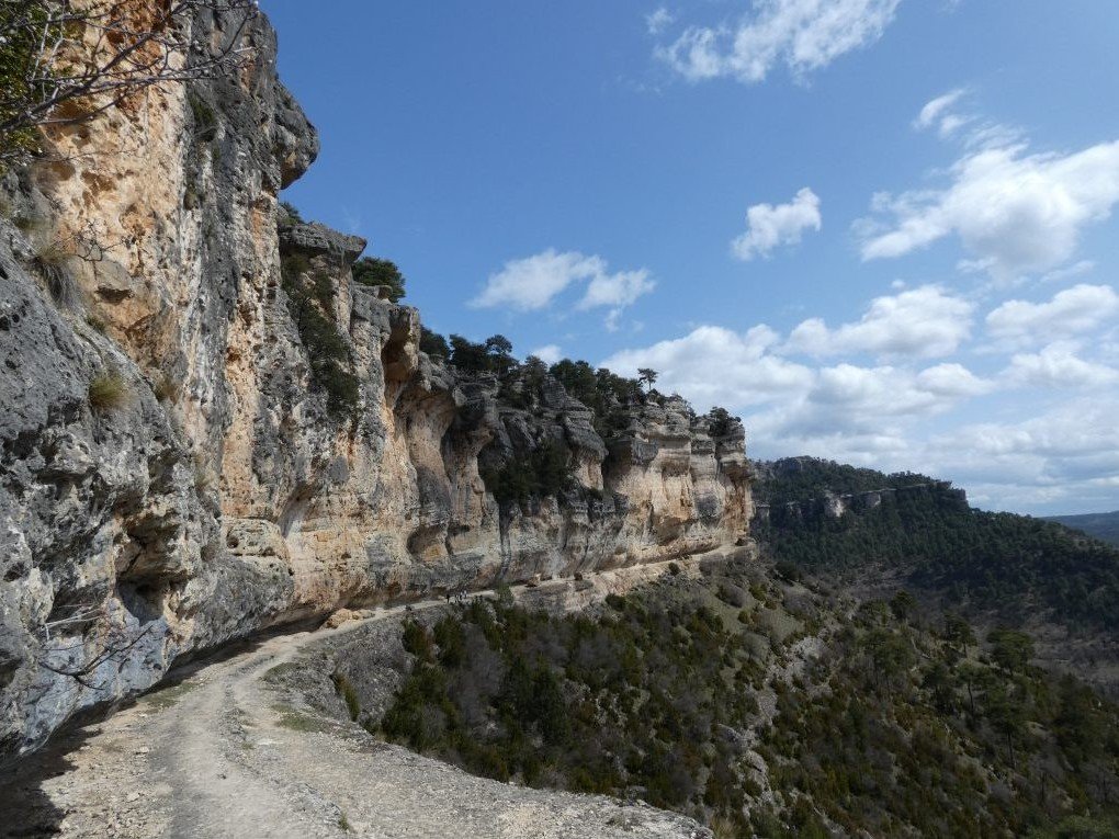 La Travesía de Piedra: Catedrales y Raja de Uña