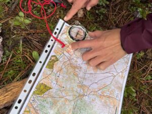 Formación de orientación básica para Actividades al Aire Libre: Mapa y Brújula